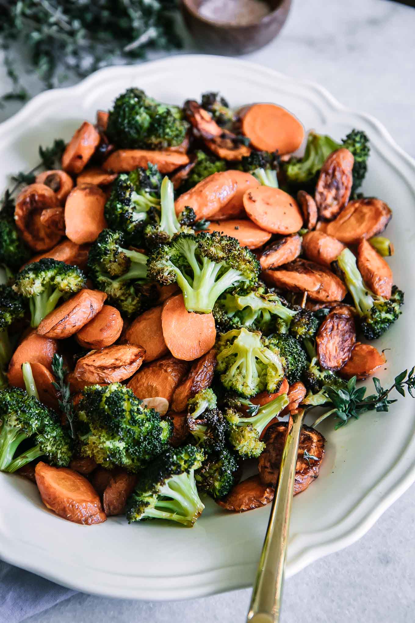 Roasted Broccoli and Carrots ⋆ 5 Ingredients, 30 Minutes, Super Tasty!
