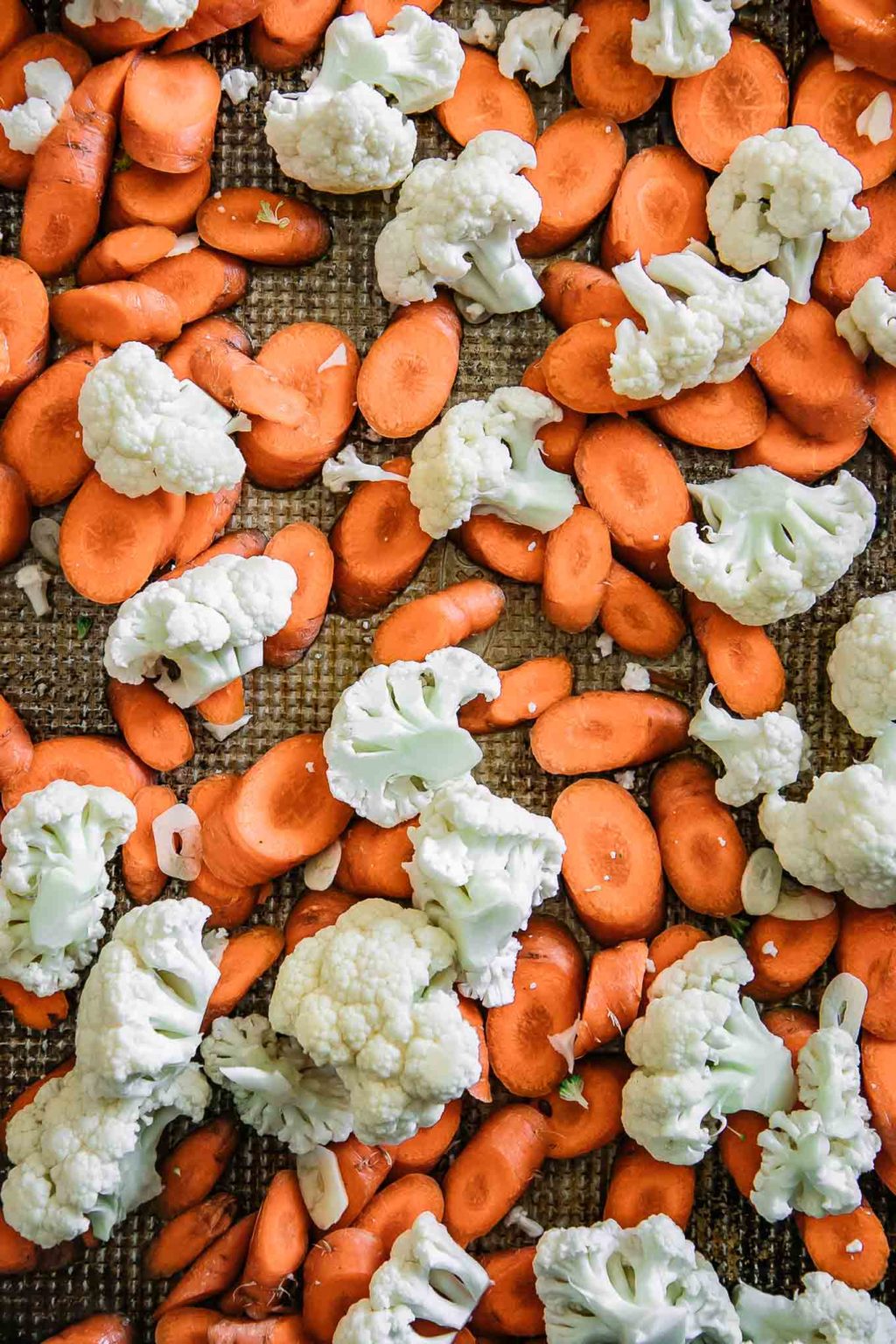 Roasted Cauliflower and Carrots ⋆ Easy! Only 5 Ingredients, 30 Minutes