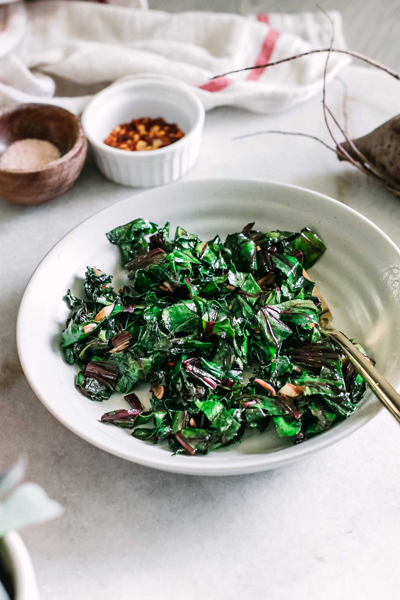 Sautéed Beet Greens ⋆ No-Waste Beet Leaves Side Dish Recipe!