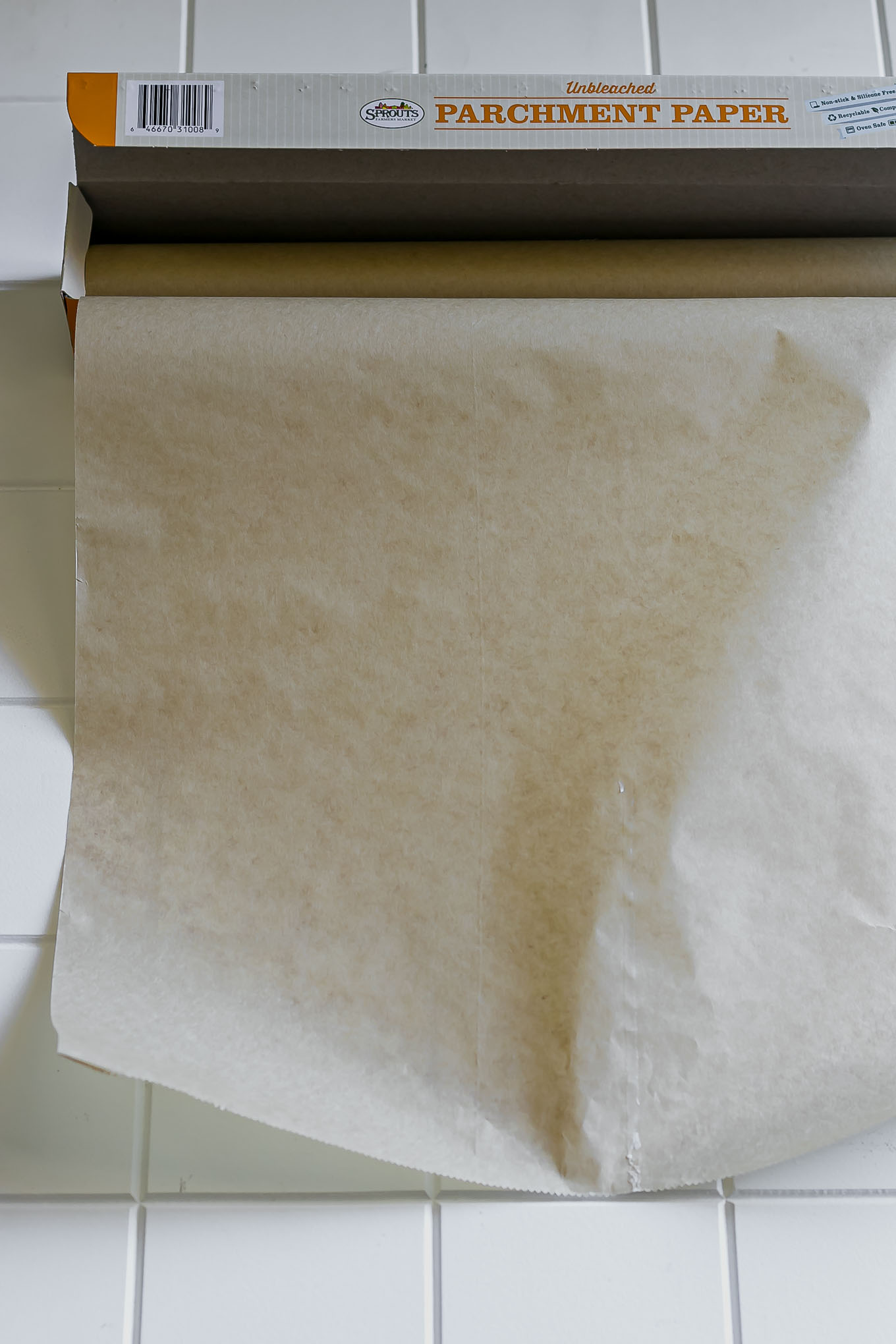 The Difference Between Bleached & Unbleached Parchment Paper