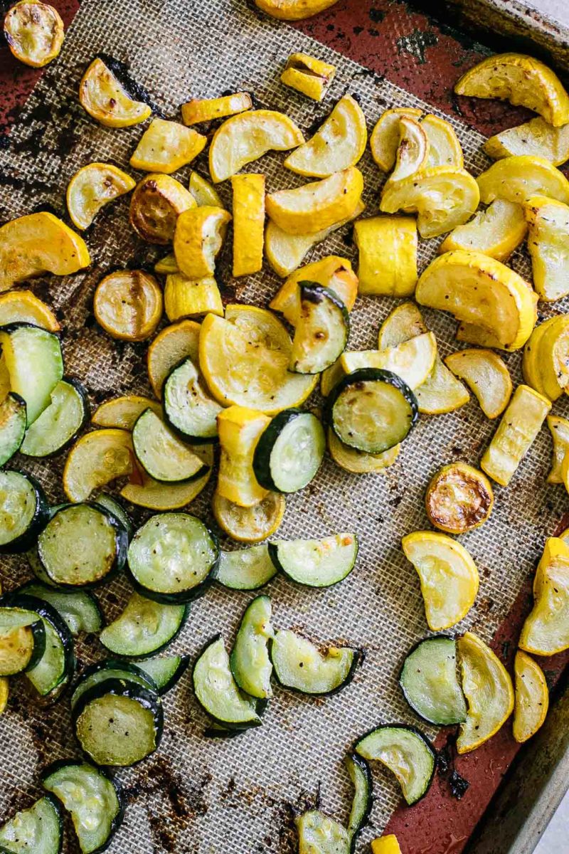 Roasted Zucchini and Squash ⋆ Easy Baked Summer Squash!